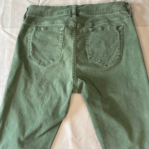 J.Crew Toothpick distressed army green pants. Size 27 - Picture 4 of 9